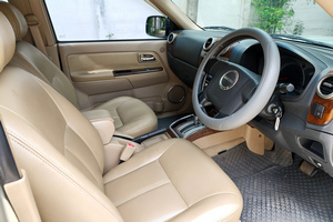 Mietwagen Isuzu MU7 - Foto 2