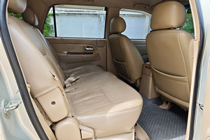 Mietwagen Isuzu MU7 - Foto 6