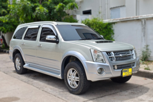 Mietwagen Isuzu MU7 - Foto 9