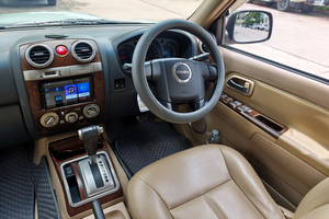 Mietwagen Isuzu MU7 - Foto 16